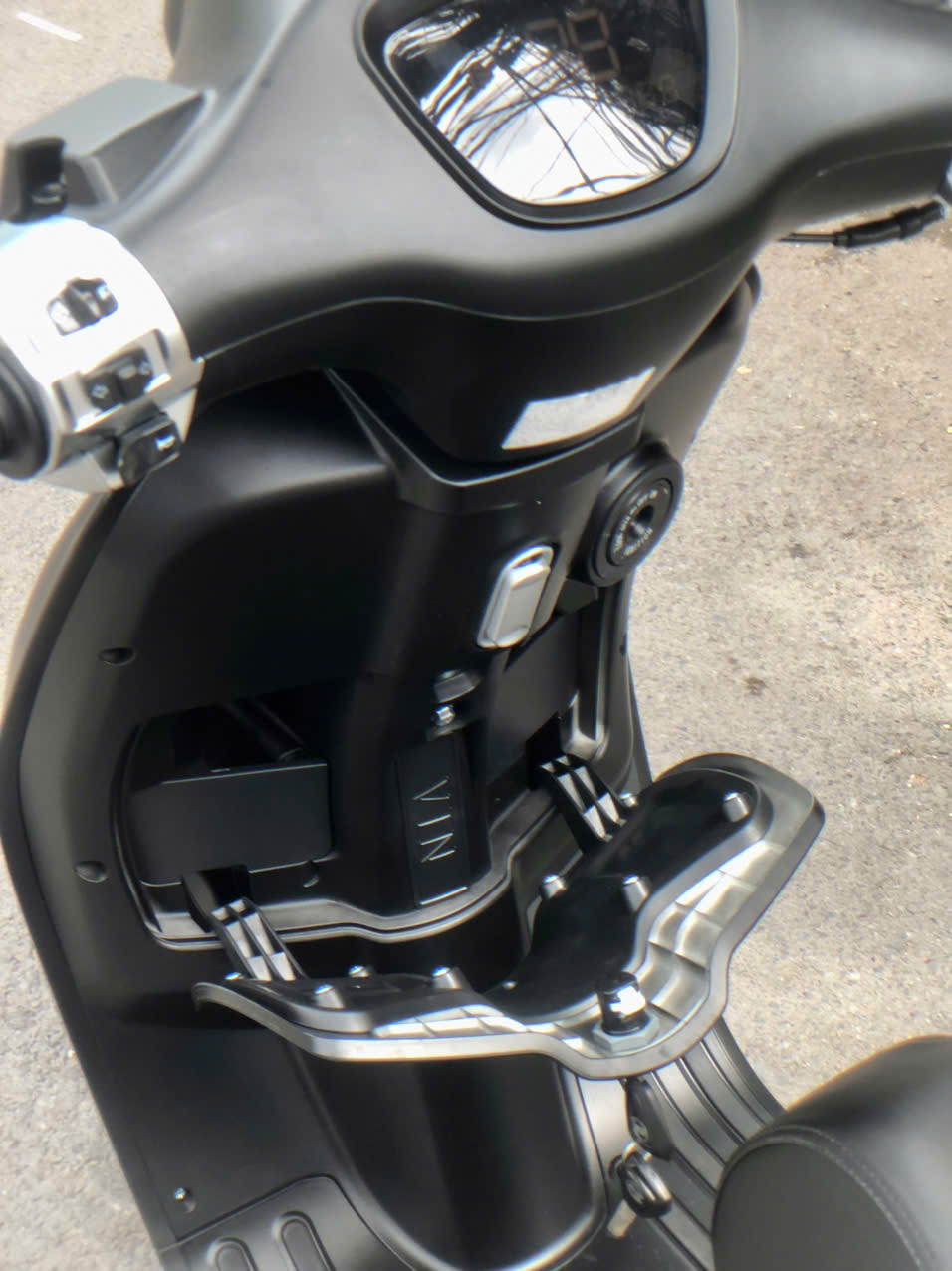 Xe Ga 50cc DK Roma Lite S Đ&egrave;n Lục Gi&aacute;c