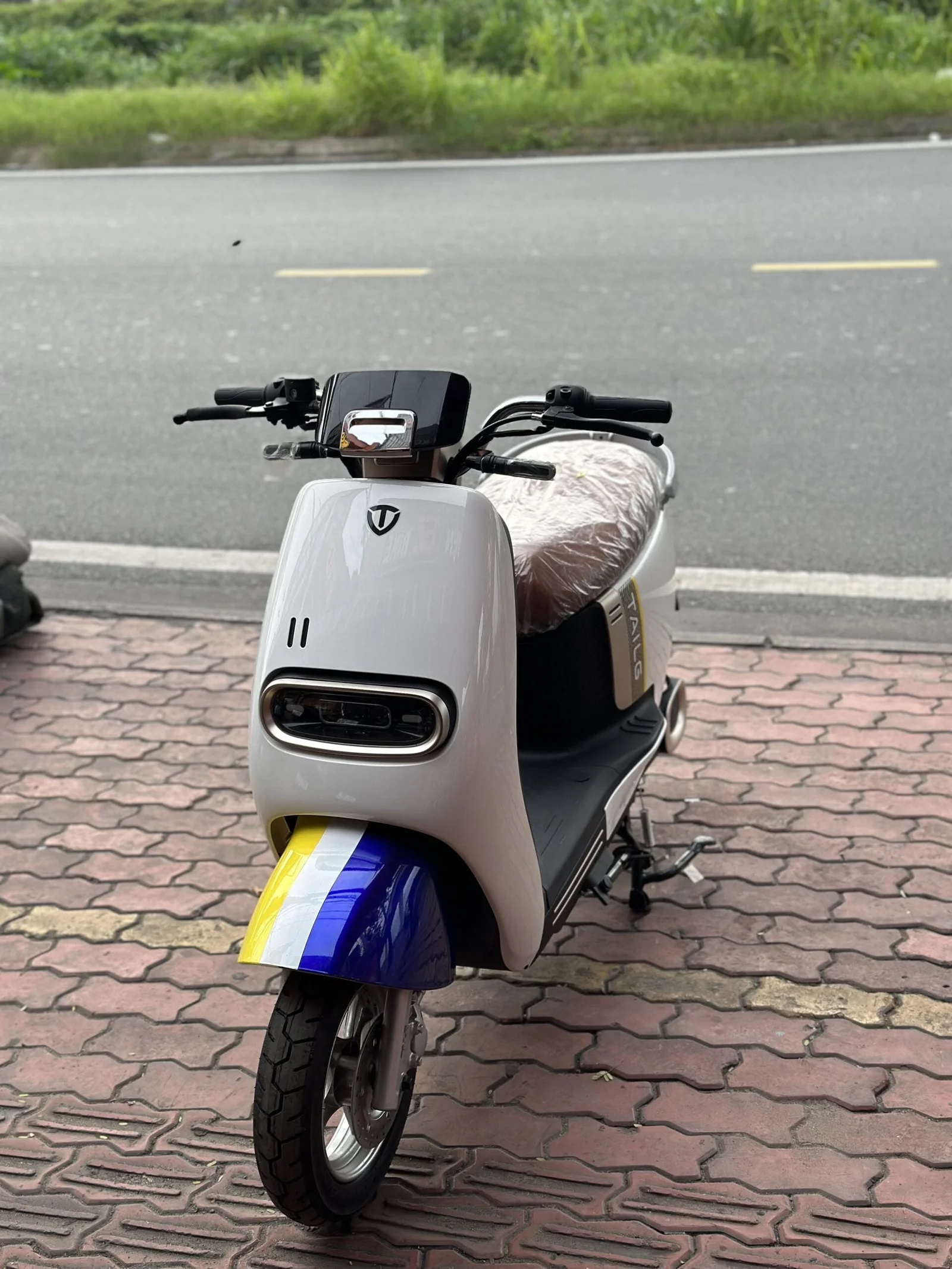 Tại sao ắc quy xe điện của bạn "già" nhanh thế? 10 dấu hiệu cảnh báo và cách phòng tránh hiệu quả