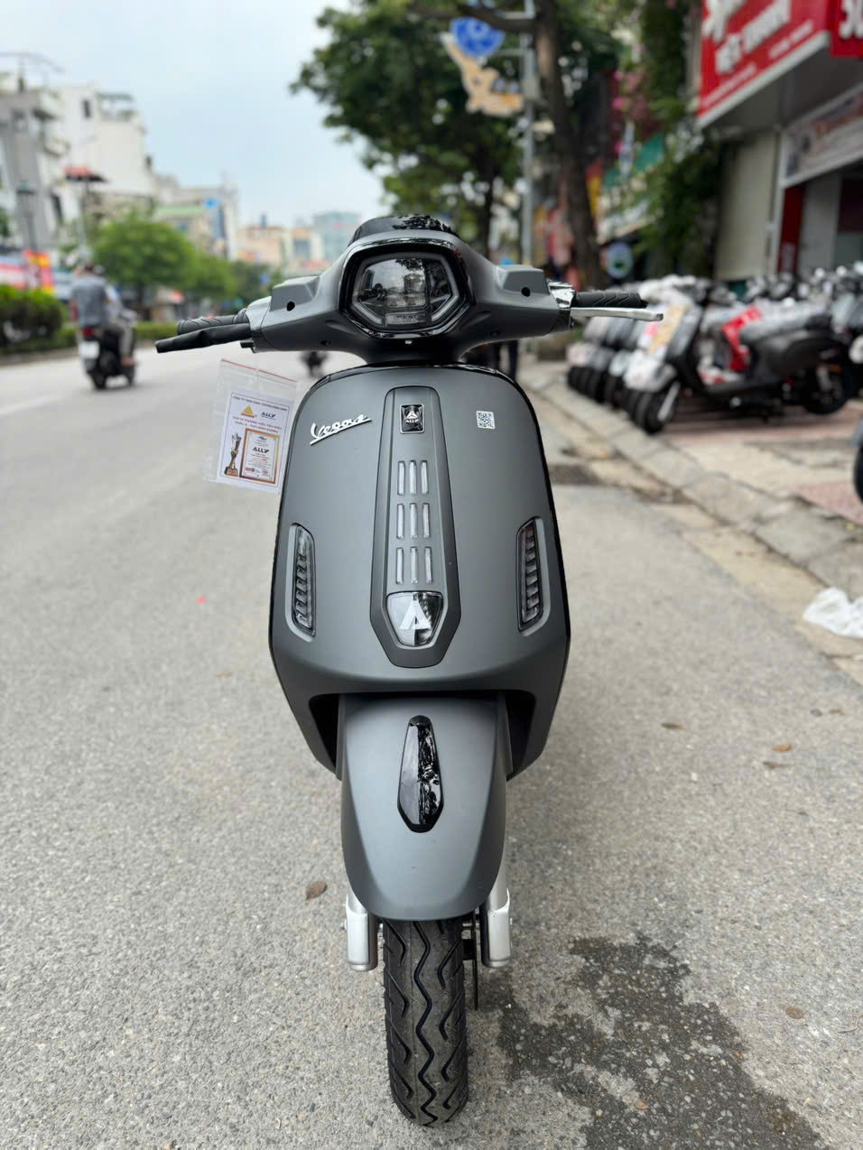 Đề Xuất Hạn Chế Đăng Ký Xe Máy Xăng Mới: Người Dân Trung Tâm TP.HCM Nói Gì?