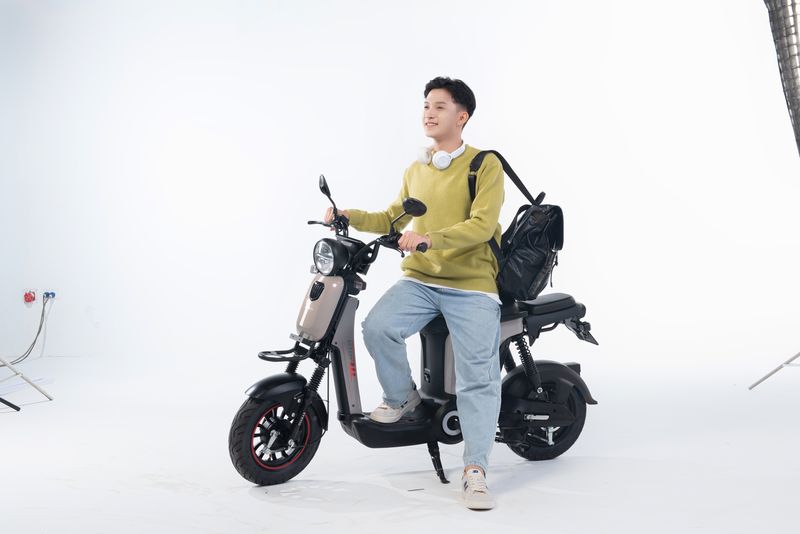 Hướng dẫn chọn mua xe đạp điện cho học sinh cấp 2 an toàn, tiết kiệm