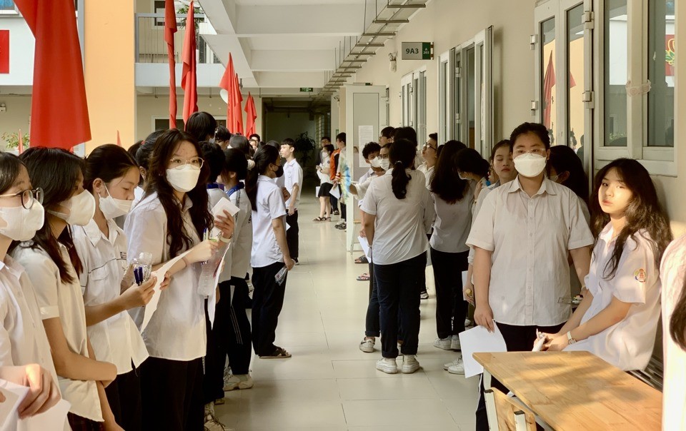 Học phí trường tư bài toán quá sức chịu đựng