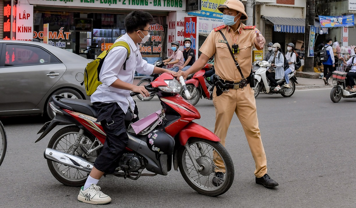Nhức nhối tình trạng vi phạm giao thông của học sinh
