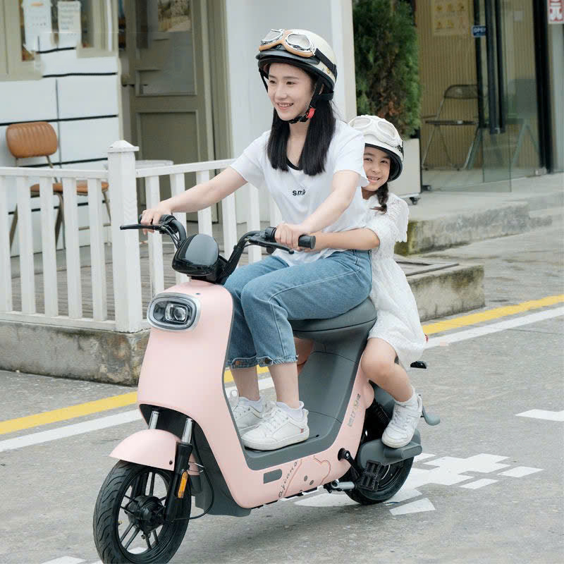 Khung xe và lốp chắc chắn